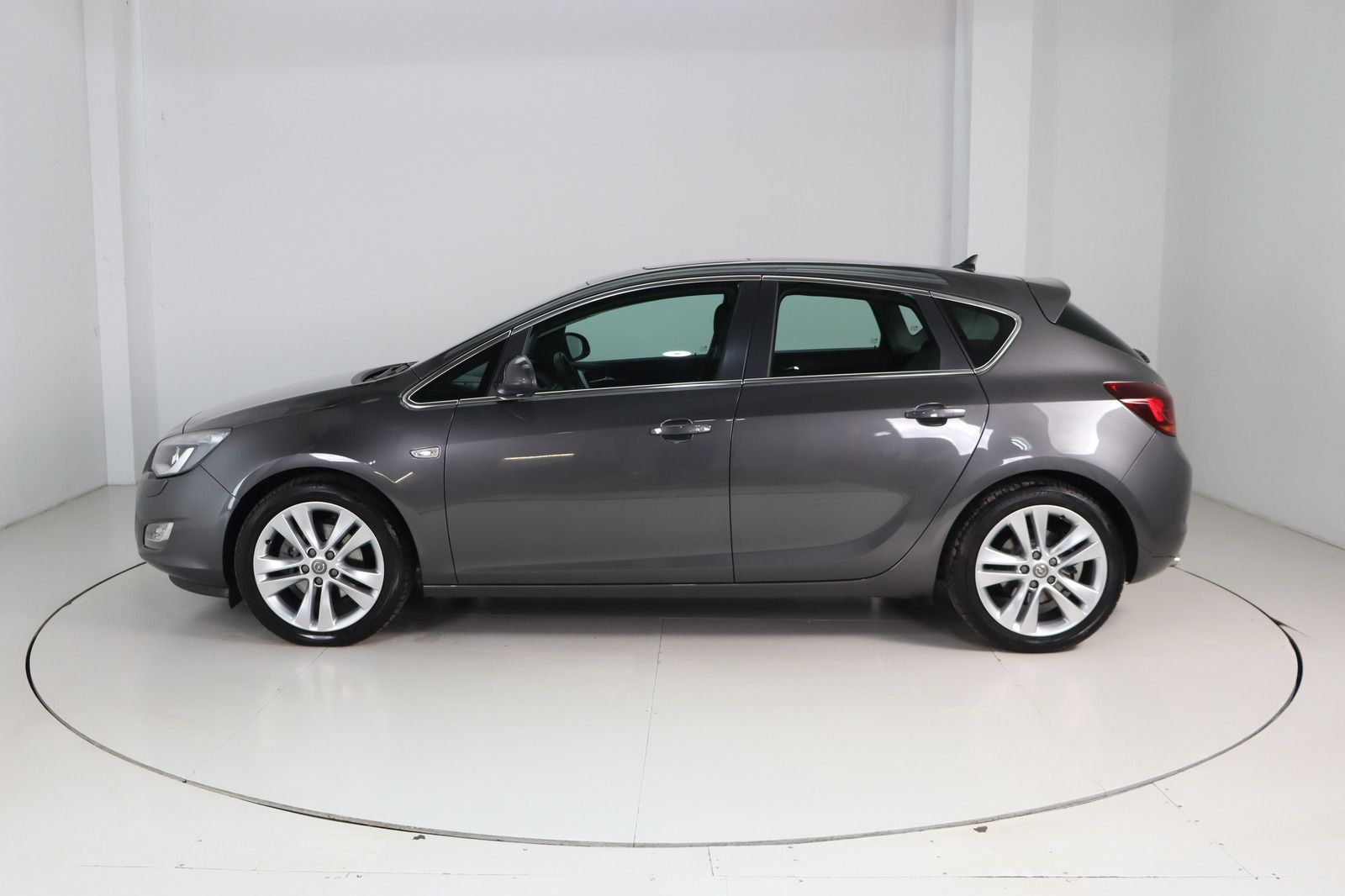 Fahrzeugabbildung Opel Astra J 1.6 Turbo Innovation * 1. Hd. * wenig Km