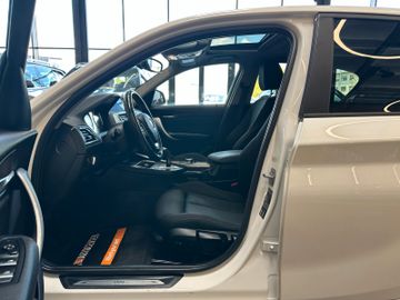 BMW 120 i Sport Line *LED*Navi*Schiebedach*