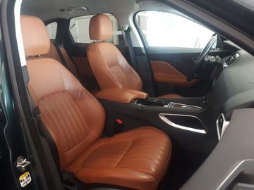 Jaguar F-Pace - 5