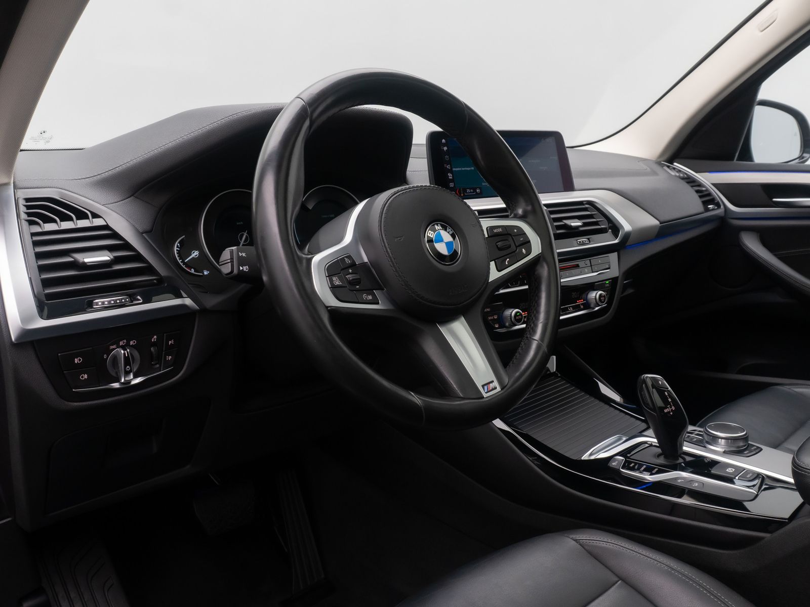 Fahrzeugabbildung BMW X3 xD30i Luxury Line AHK Panorama HUD DAB 21Zoll