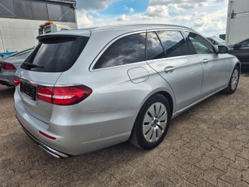 Mercedes E 200 - 5