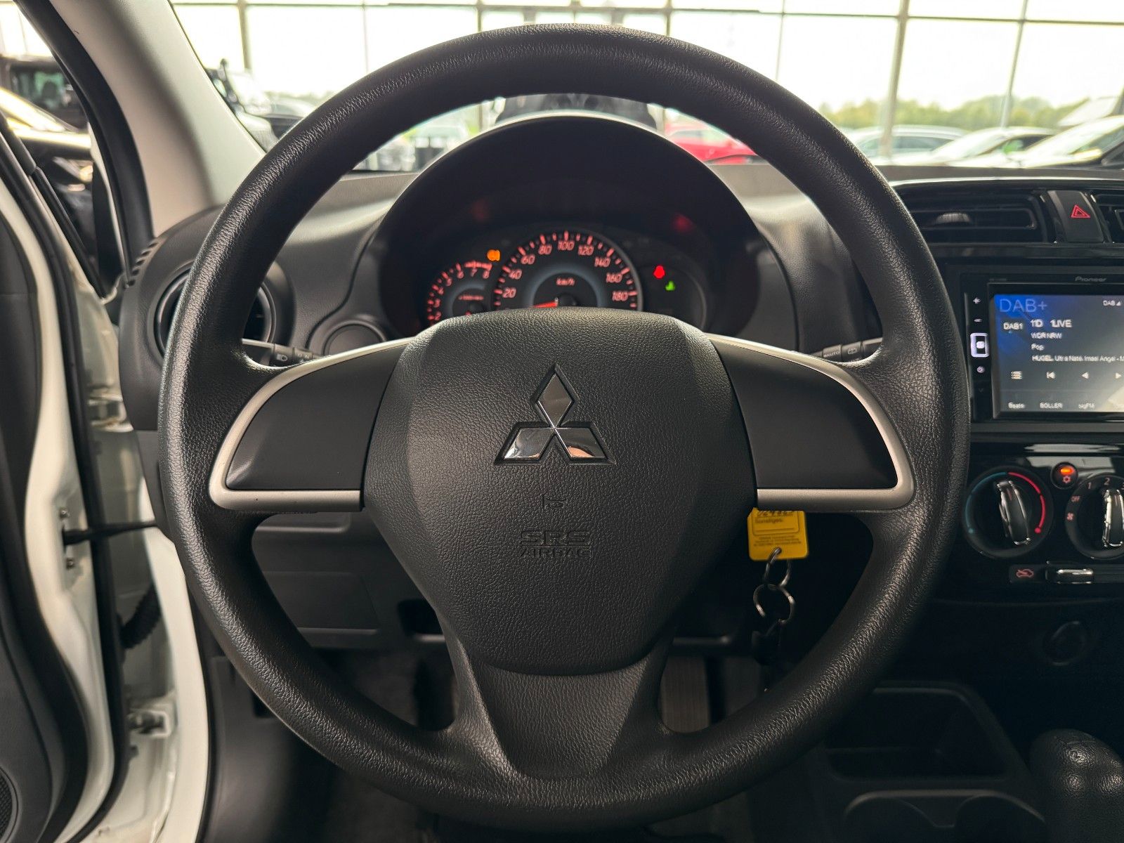 Fahrzeugabbildung Mitsubishi Space Star 1.2 Select "Ganzjahresreifen ZV DAB"