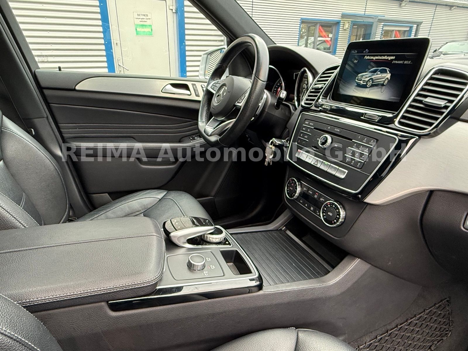 Fahrzeugabbildung Mercedes-Benz GLE 250 d AMG-Paket, LED, H&K, DAB, Leder