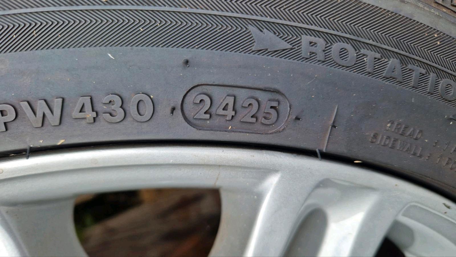 Mercedes-Benz E200 2005 — photo 14