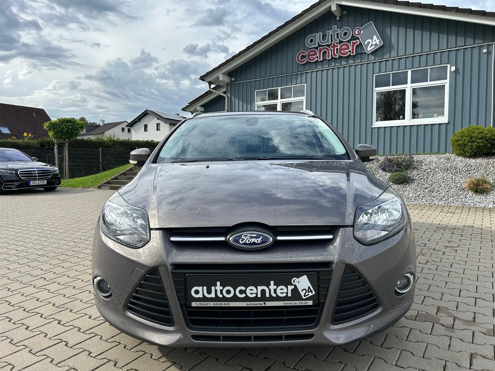 Fahrzeugabbildung Ford Focus Turnier°Champions Edition°Navi°Shz°