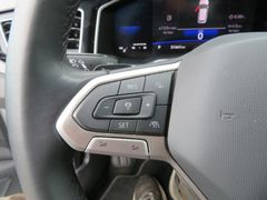 VW Polo 1.0 TSI R-Line DSG IQ.Drive Matrix Nav 17'' VW Polo 1.0 TSI R-Line DSG IQ.Drive Matrix Nav 17''