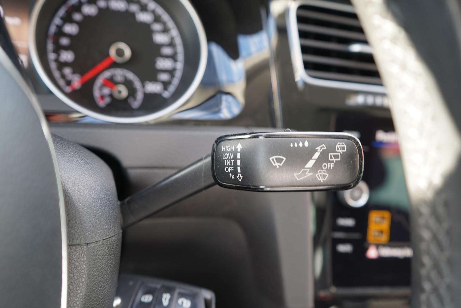 Volkswagen Golf VII 1.0 IQ Drive ACC Totwinkel Sitzheizung