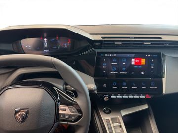 Peugeot 308 Allure Hybrid 145 360+Kam.+KeyLess+LED+Navi