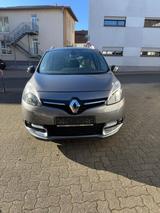 Renault Megane Scenic 1.2 Tce - Renault Megane mit Benzin-Antrieb: Van