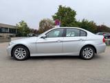 BMW 325 Baureihe 3 Lim. 325i / 1.Hand / Scheckheft - silberne BMW 325