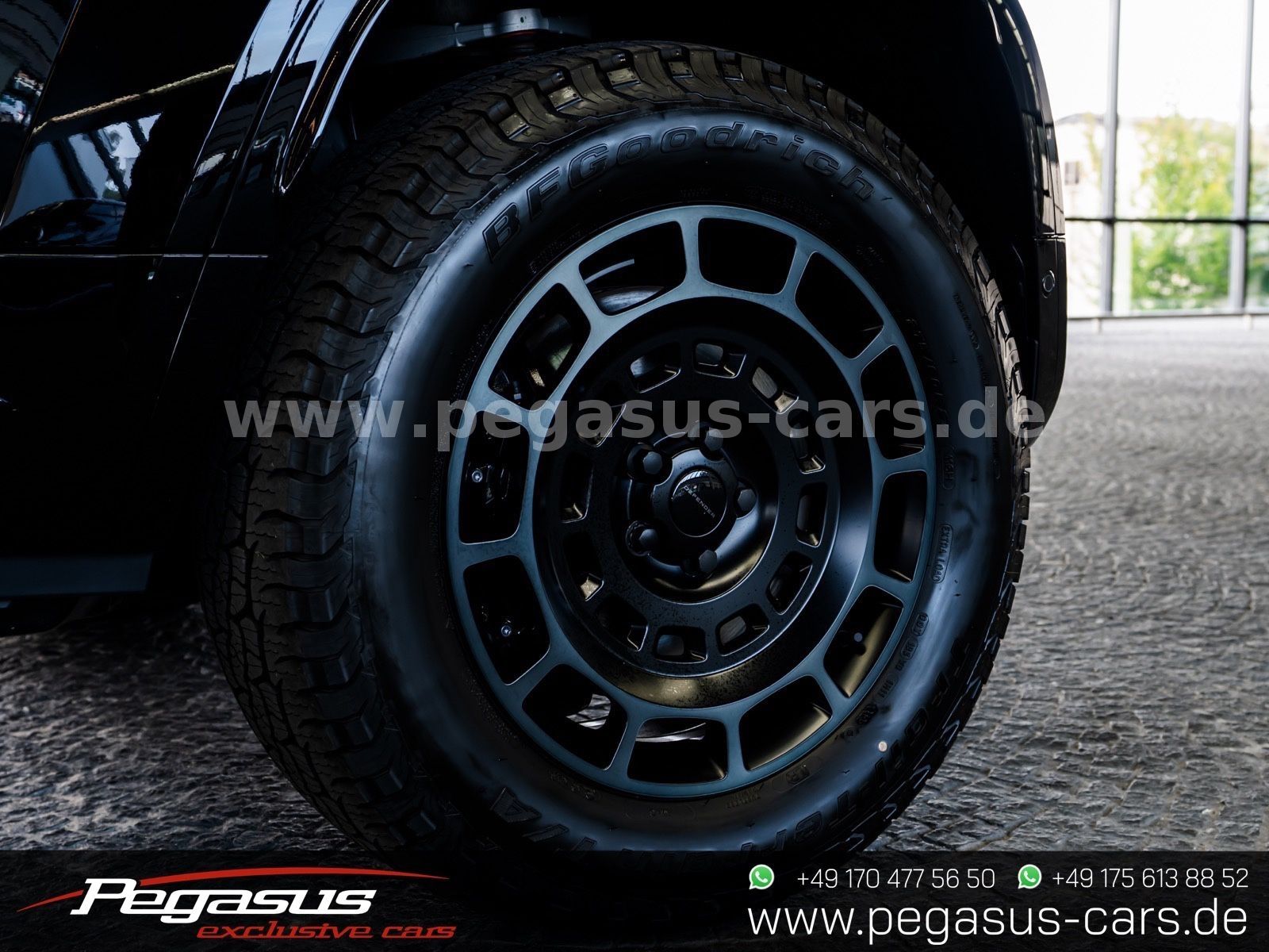 LAND ROVER Defender - 18