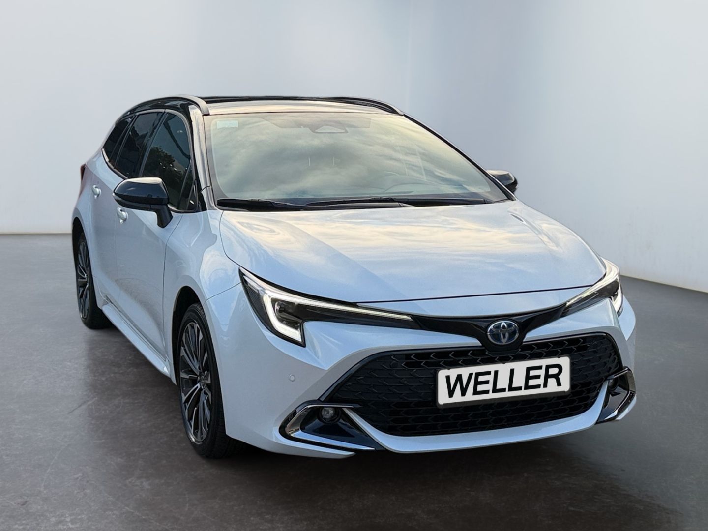 Toyota Corolla 1.8 TS Hybrid Black&White *Technik Paket imagem 3