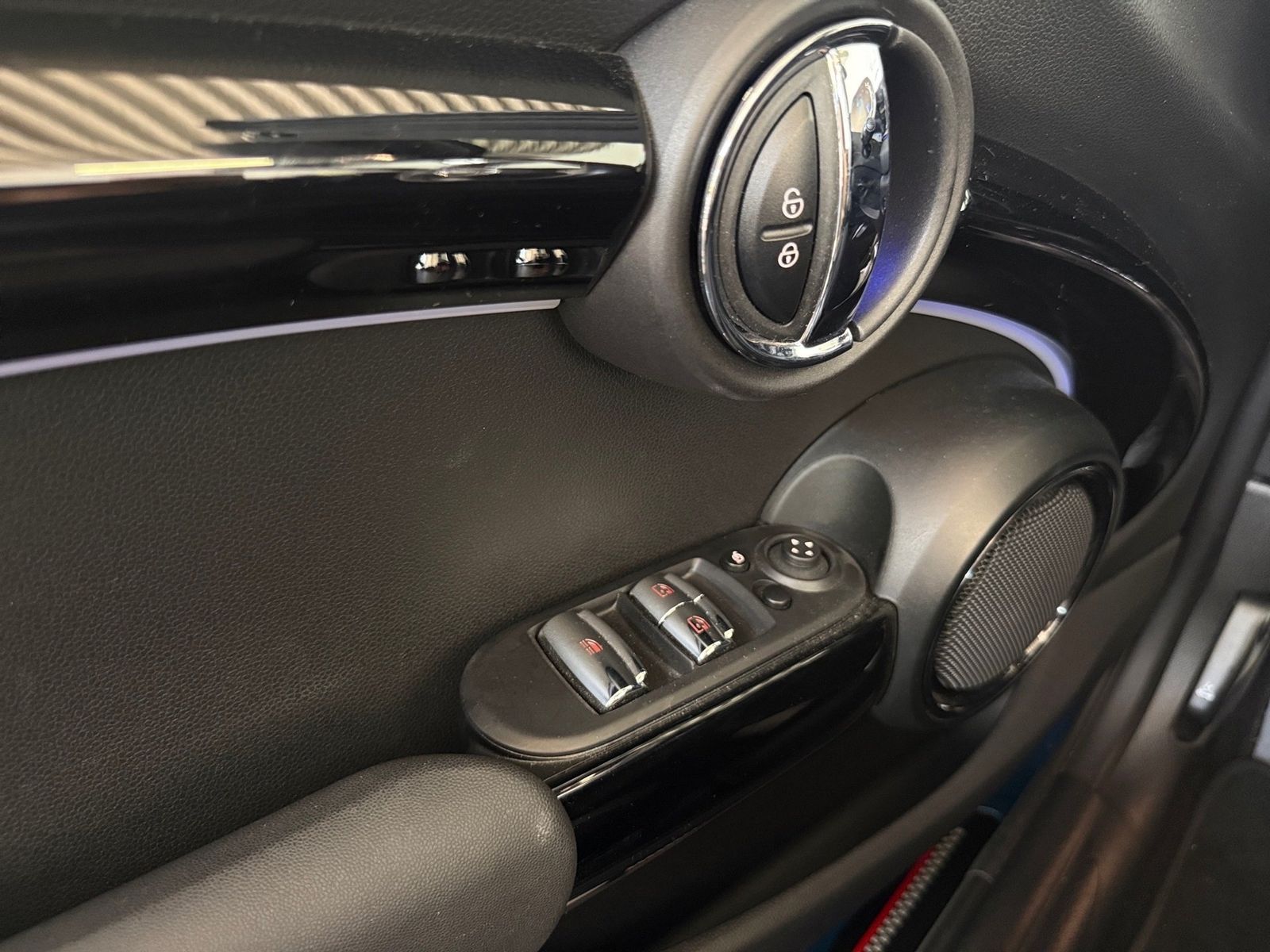 Fahrzeugabbildung MINI John Works Cooper Cabrio JCW Trim LED,PDC,WKR