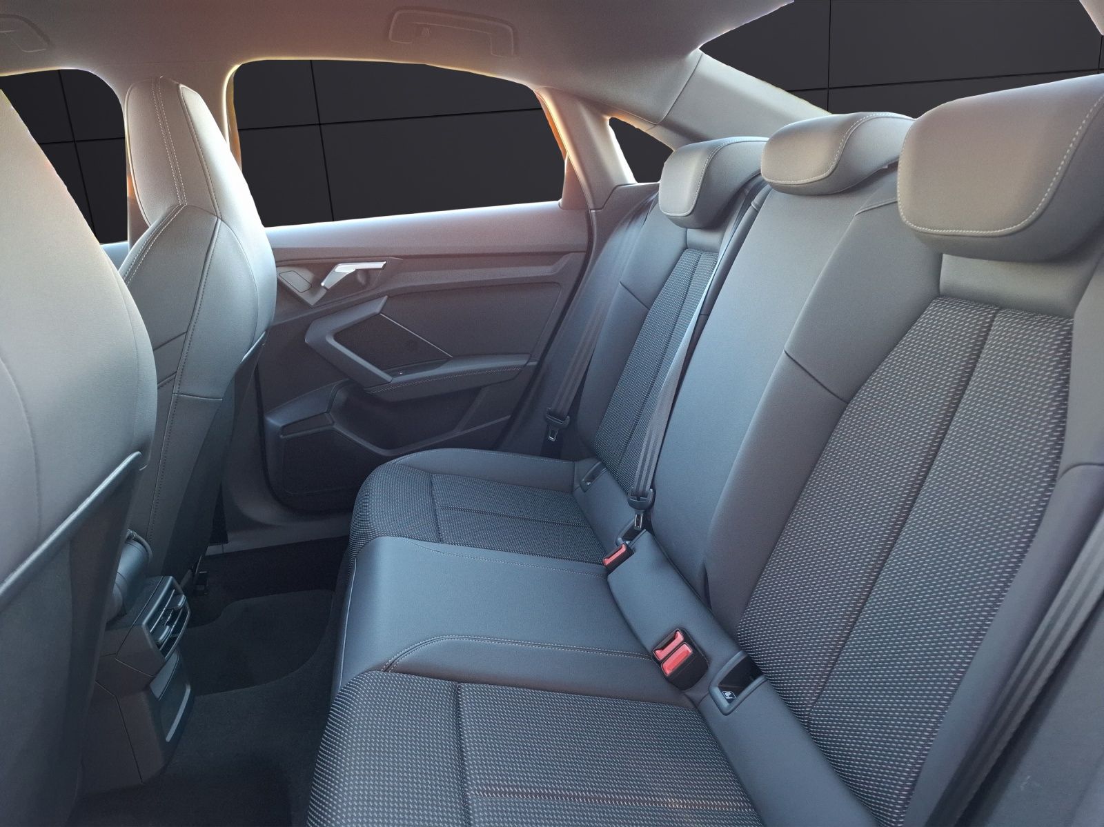 Fahrzeugabbildung Audi A3 Limousine 40 TFSI quattro S-line S-tronic Mat