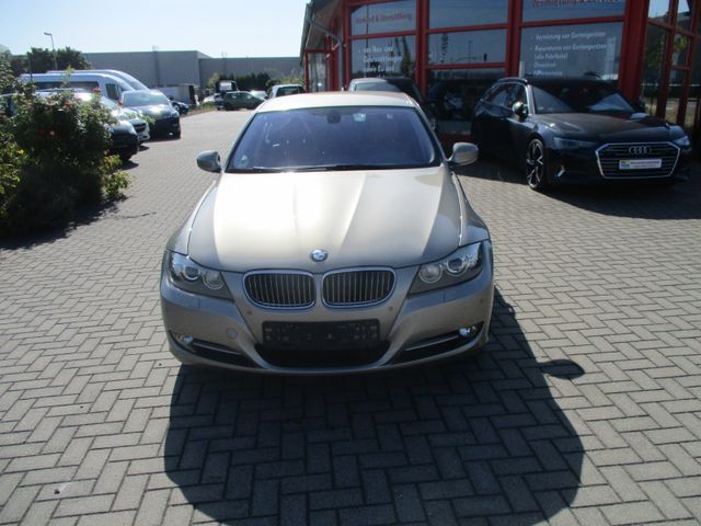 BMW 320 Baureihe 3 Touring 320i Navi  IM KUNDENAUFTR