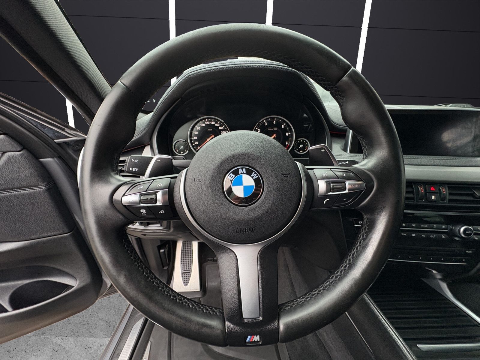 Fahrzeugabbildung BMW X6 xDrive 50 i/Msport/H&K/Head-UP/Rkü/Export