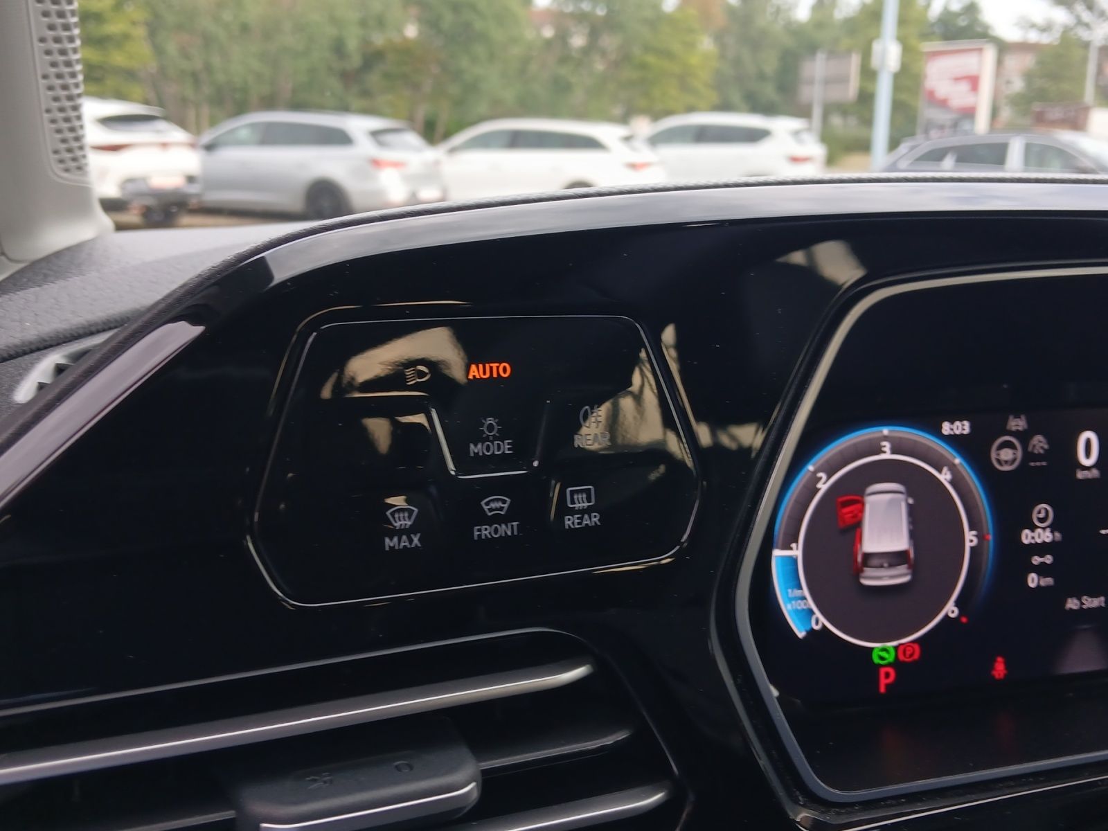 Fahrzeugabbildung Volkswagen Caddy TDI Style Maxi DSG LED AHK Navi ACC RFK SH