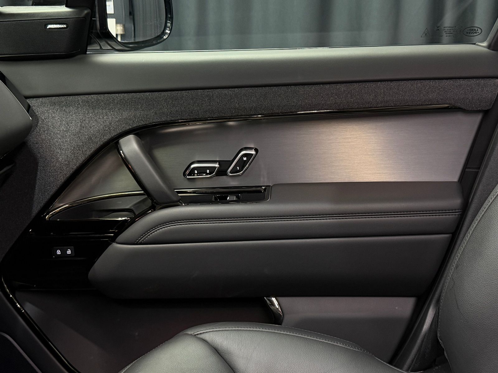 Fahrzeugabbildung Land Rover Range Rover Sport S Hybrid |MERIDIAN|360°|LUFT