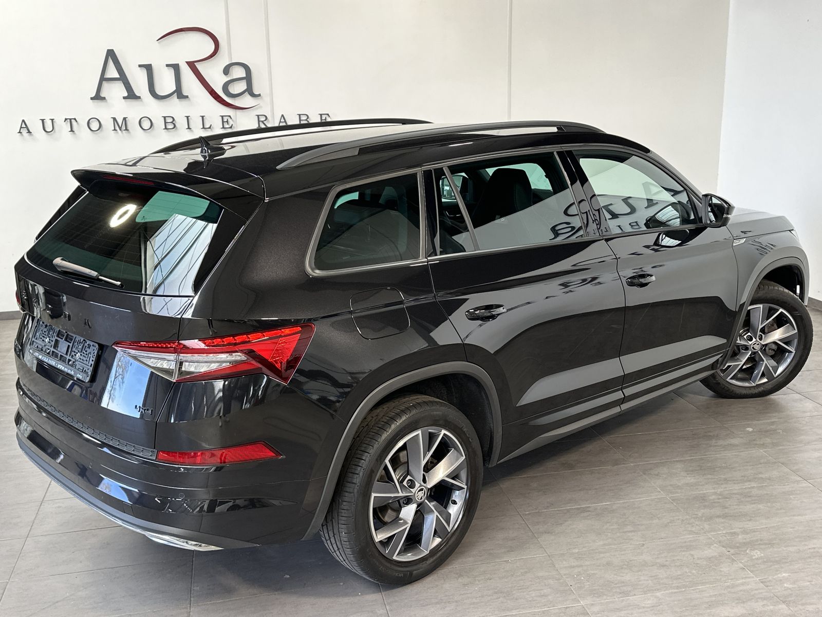 Fahrzeugabbildung SKODA Kodiaq 2.0 TDI 4x4 DSG Sportline NAV+LED+CARPLAY