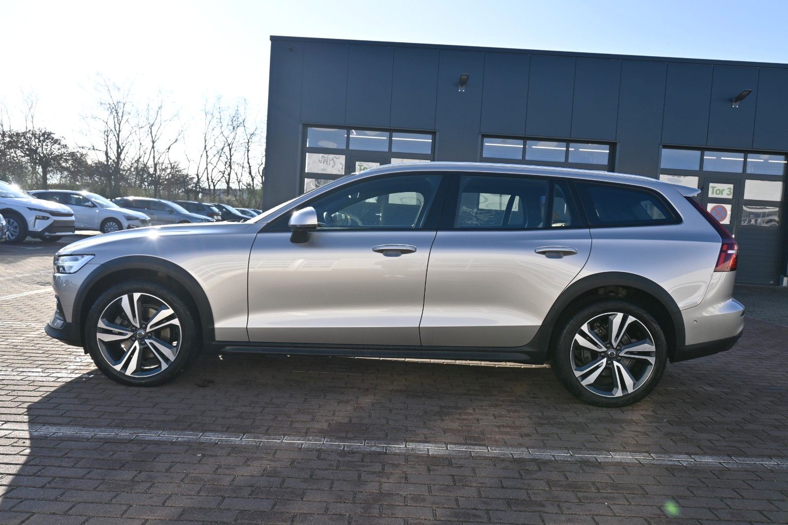 Fahrzeugabbildung Volvo V60 CC B4D AWD Ultimate*LED*PANO*360*H&K*MASSAGE