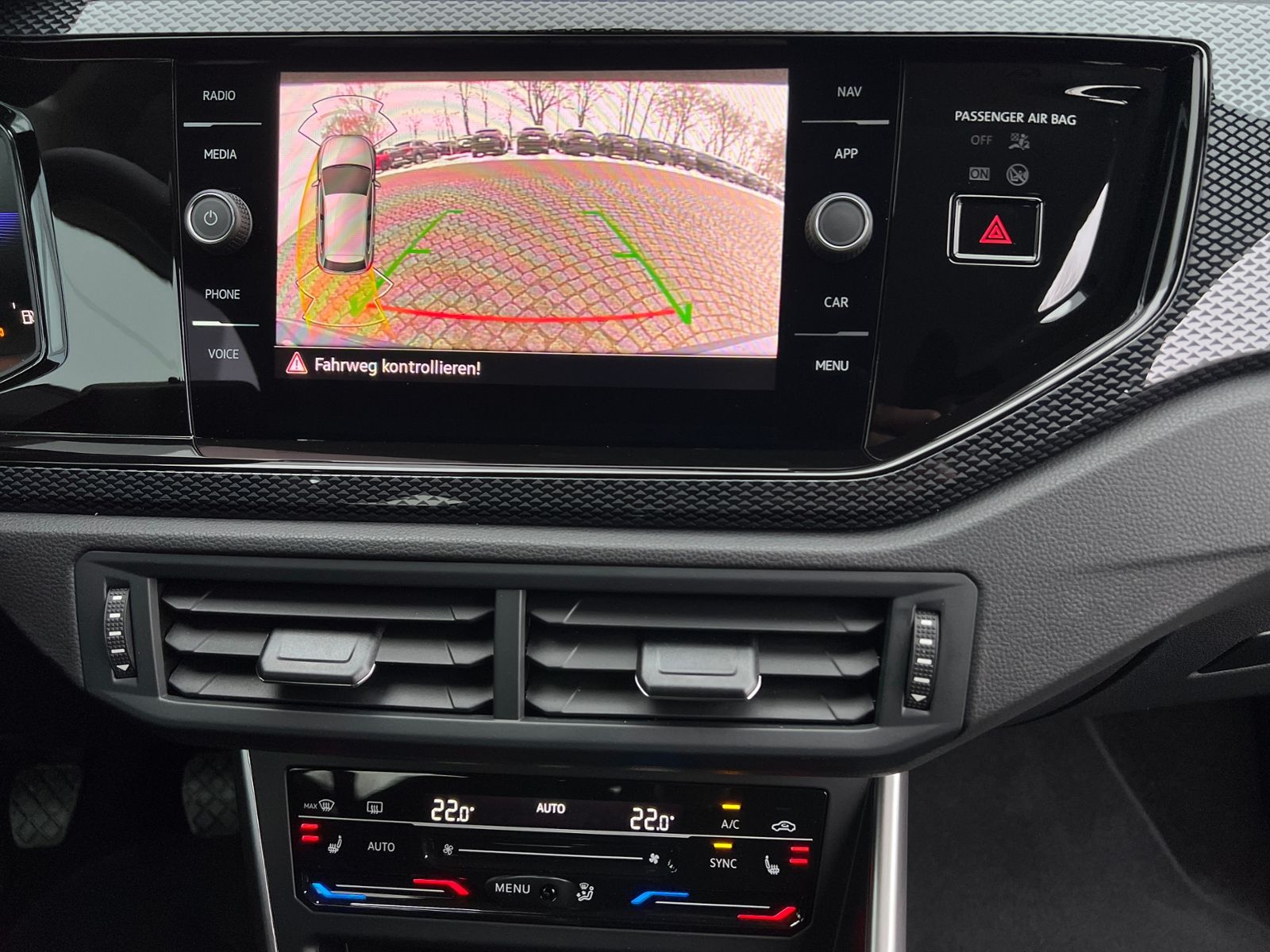 Fahrzeugabbildung Volkswagen Polo Life 1.0 *Navi, Ganzjahresreifen, Kamera*