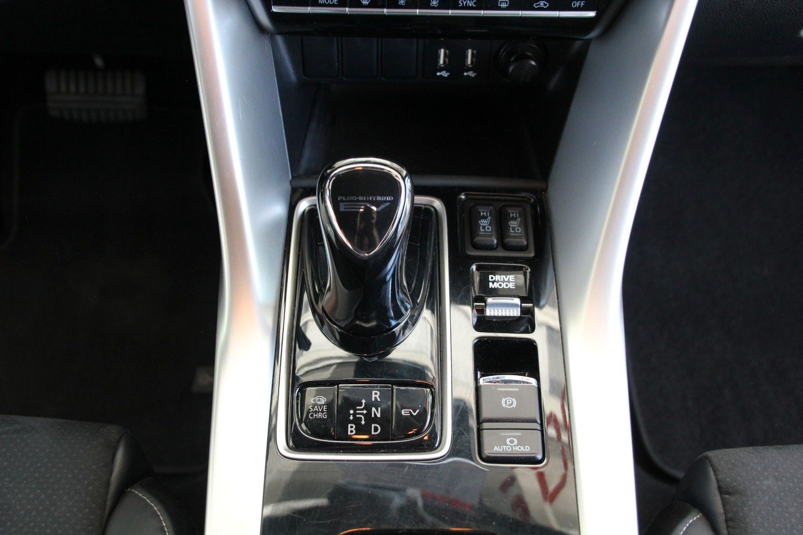 Fahrzeugabbildung Mitsubishi Eclipse Cross Plus Hybrid 4WD