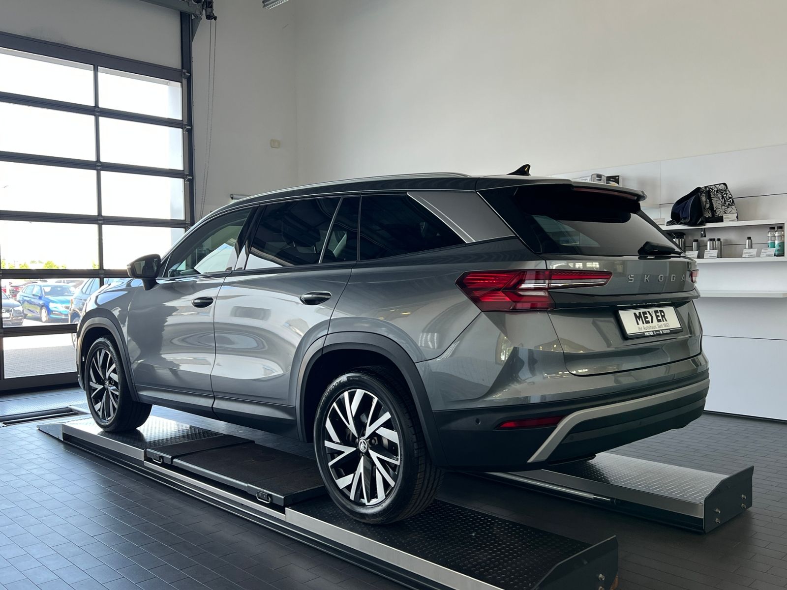 Fahrzeugabbildung SKODA Kodiaq Selection 2.0 TDI DSG 4x4 *7-Sitze, AHK,