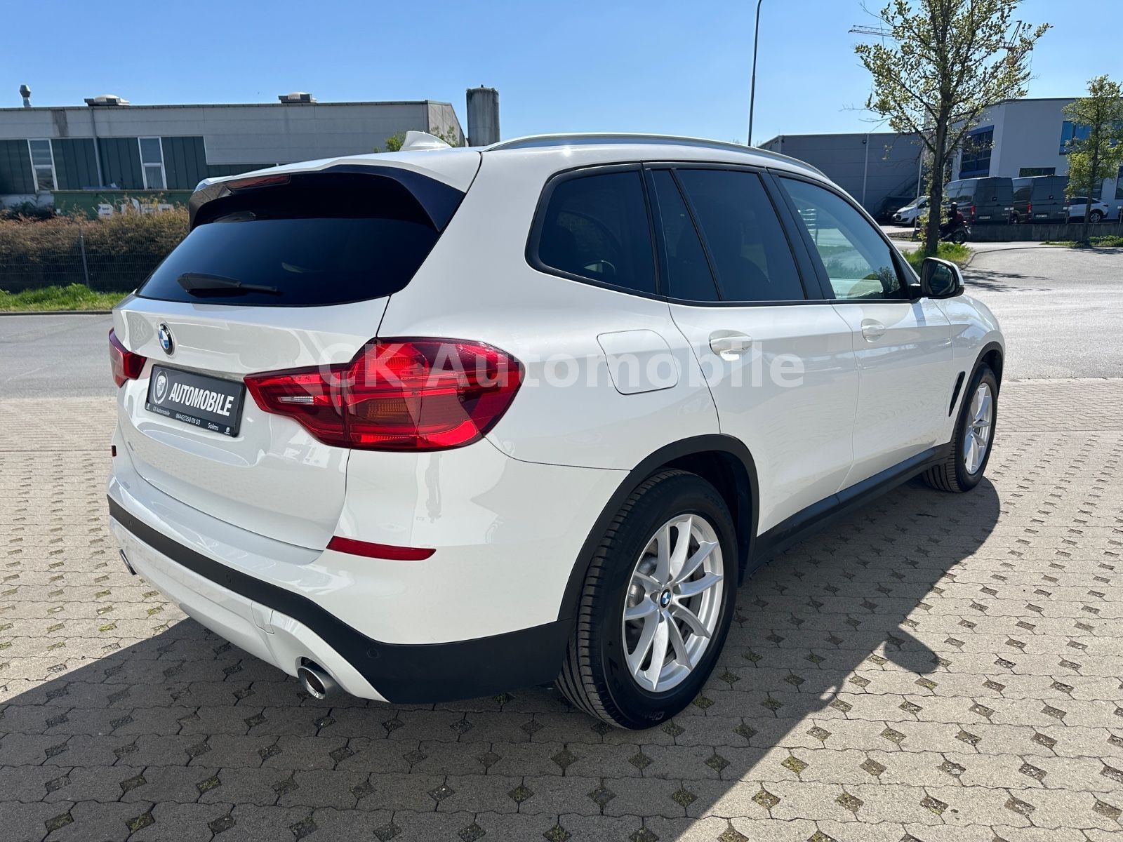 Fahrzeugabbildung BMW X3 xDrive20d Advantage/Navi/Head-Up/Pano/AHK