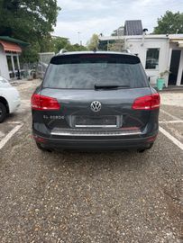 Volkswagen Touareg - 4