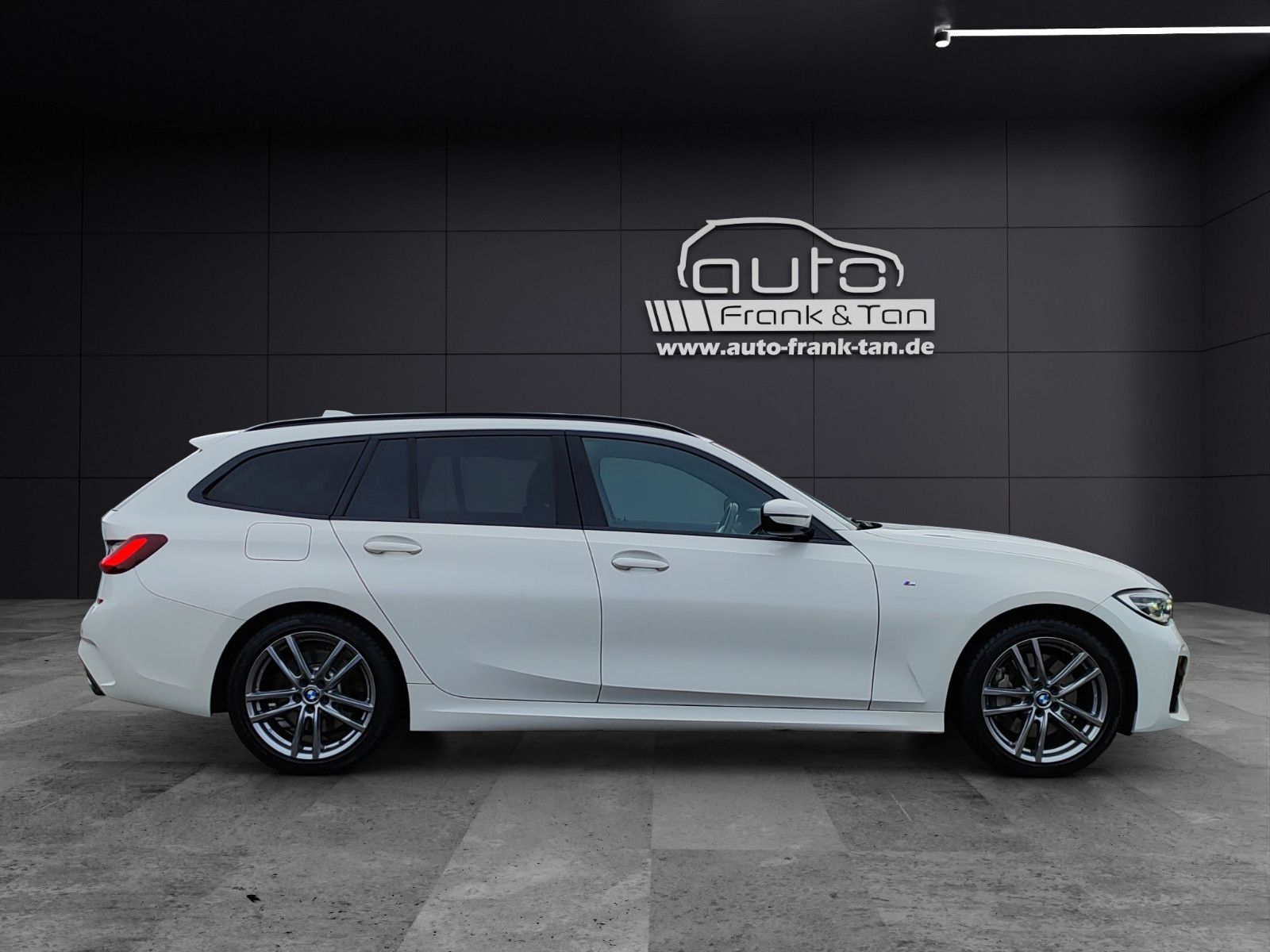 Fahrzeugabbildung BMW 330 d Touring xDrive M Sport/AHK/Hifi/Led/1.Hand