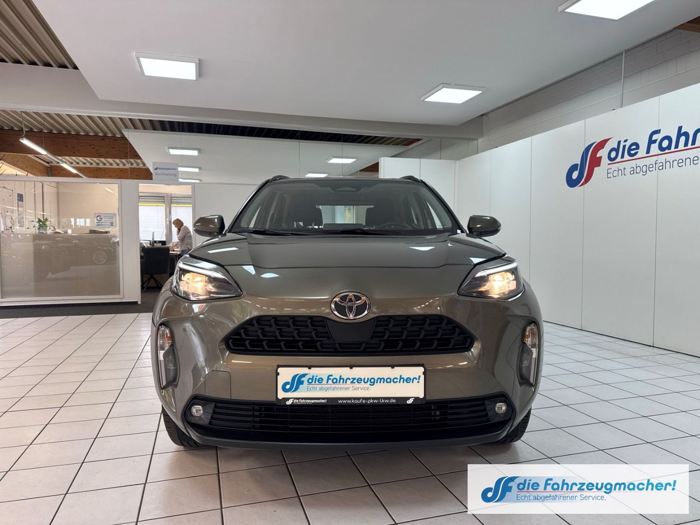Fahrzeugabbildung Toyota Yaris Cross ACTIVE Hybrid DAB Spurhalteass. Fern