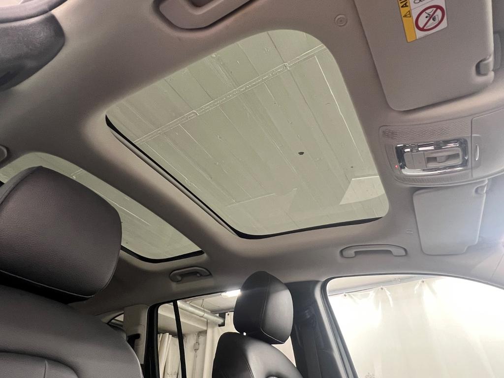 Mercedes-Benz GLB 220