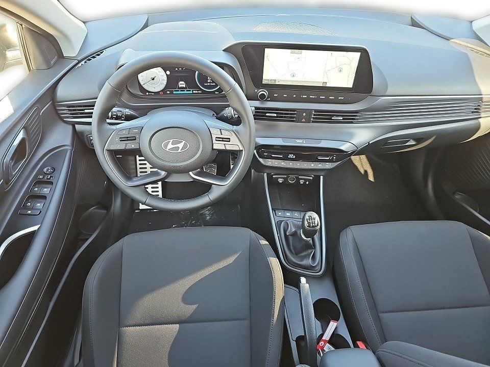 Fahrzeugabbildung Hyundai BAYON MY25 1.0T 6MT PRIME NAV+BOSE+KAMERA+PDC+QI