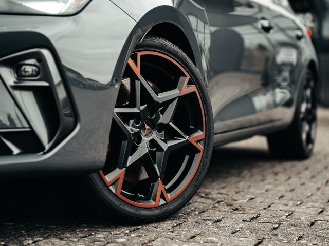 CUPRA Leon 2.0 TSI 221 kW VZ, Fahrassis-Pak. XL, ACC,