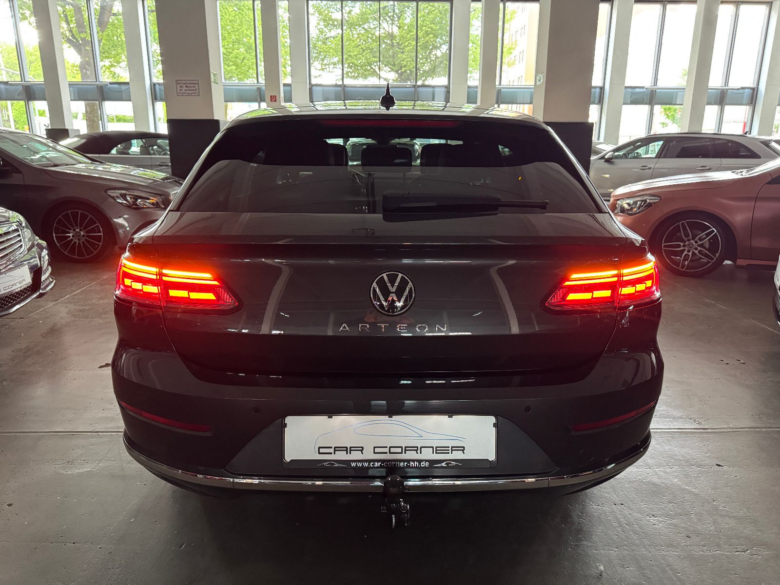 Fahrzeugabbildung Volkswagen ARTEON SB DSG ELEGANCE PANO IQ-LIGHT VW GARANTIE