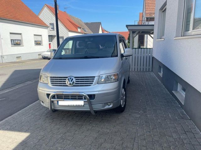 Volkswagen VW T5 Transporter 9 Sitzer