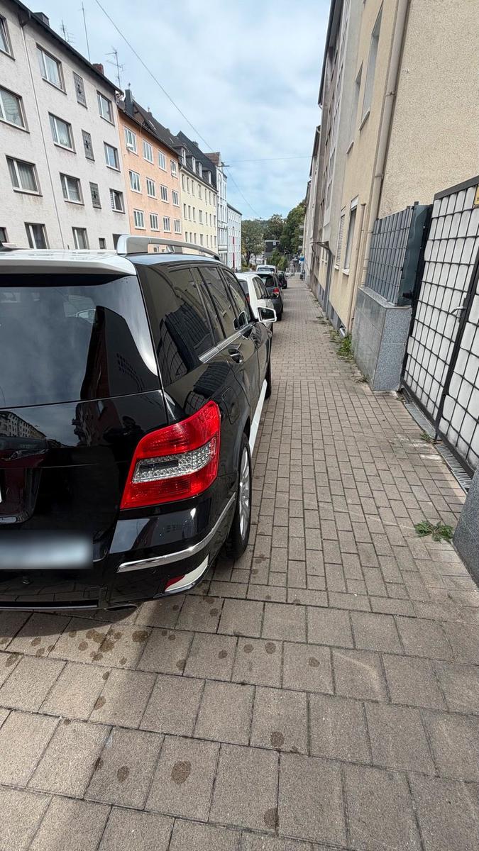 Mercedes-Benz GLK350 2009 — engine 245 HP (180kW)