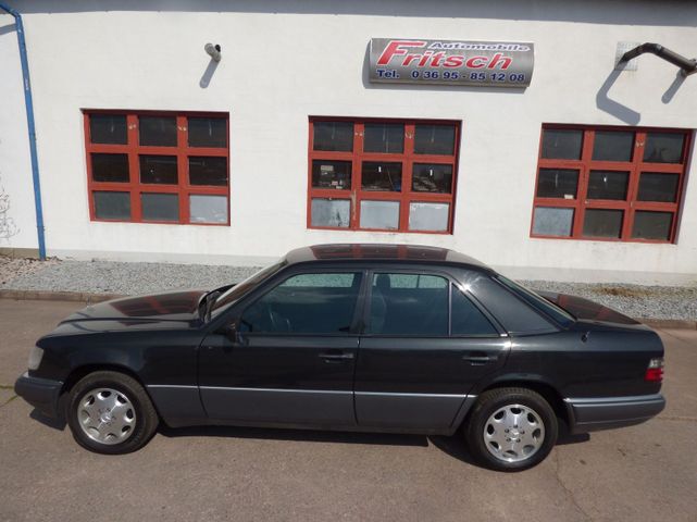 Mercedes-Benz E 280 Limosine Top gepflegt