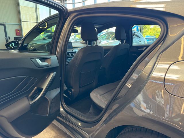 MYAUTOCENTER – Gebraucht- und Jahreswagen mit Werkstattservice in Pfaffenhofen Ford Focus *KEYLES*HEAD-UP*LKHZ*2-ZONEN*ACC*VOLL*