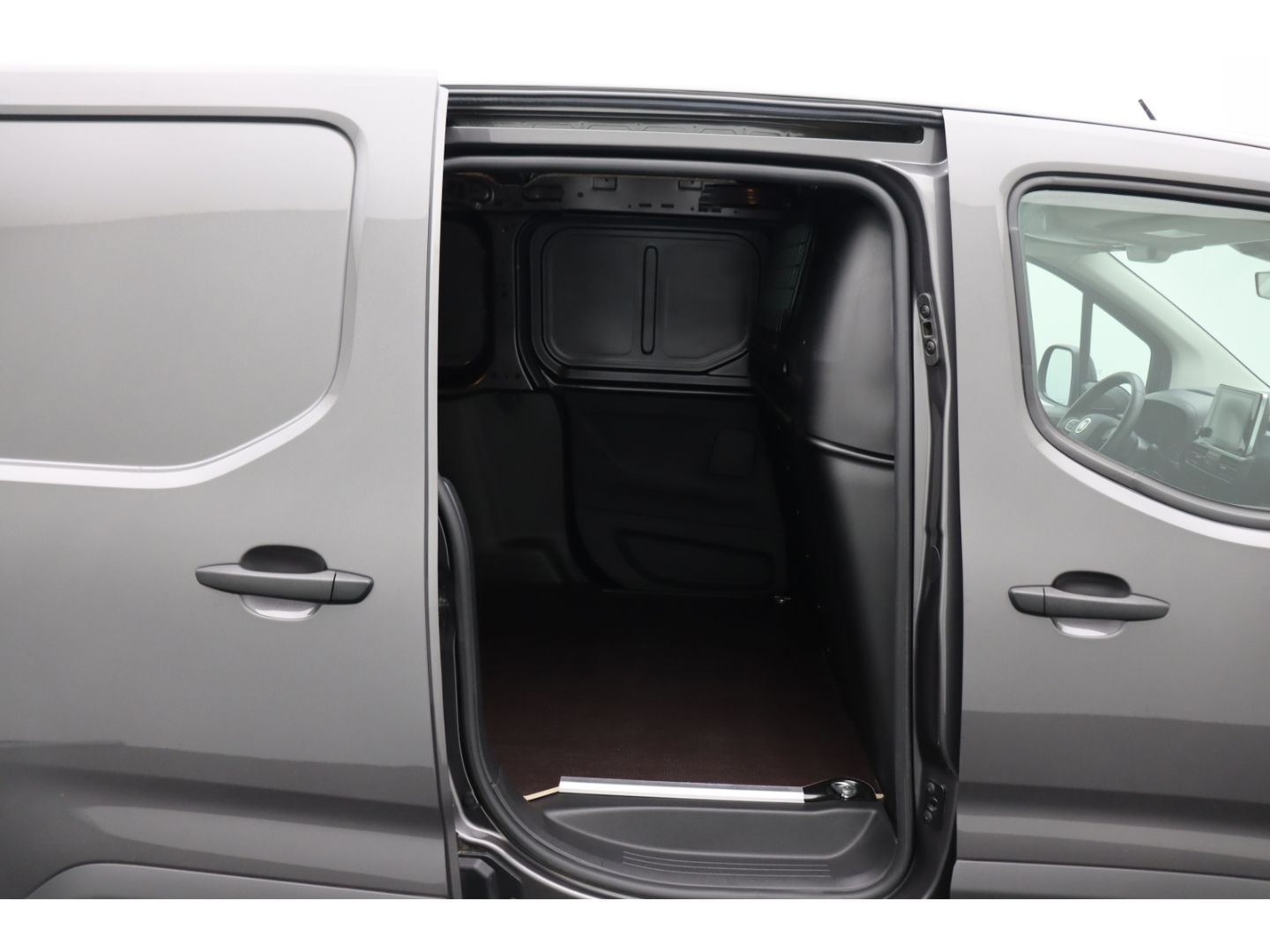 Fahrzeugabbildung Fiat Doblo Kastenwagen L2 1.5 linke Schiebetür,Kame