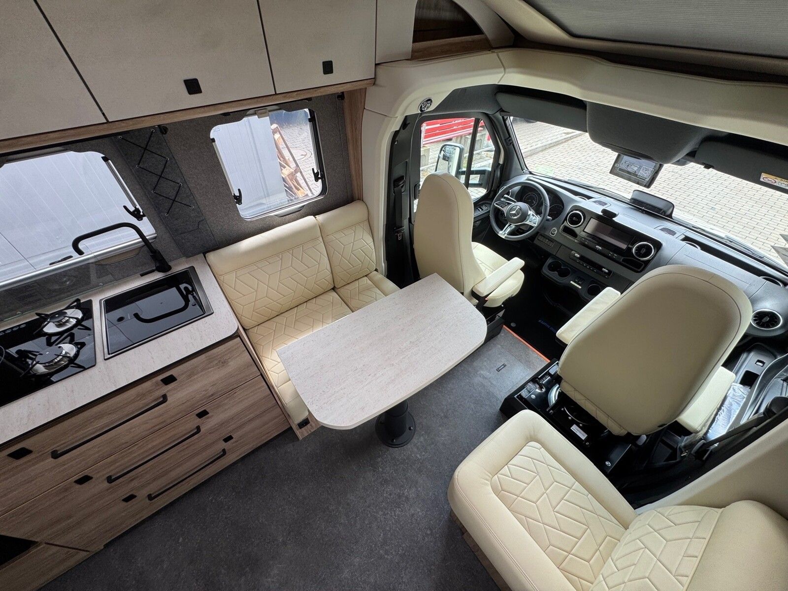 Fahrzeugabbildung Eura Mobil Xtura XT 686 EF Solar,Navi,Markise,Dieselheizung