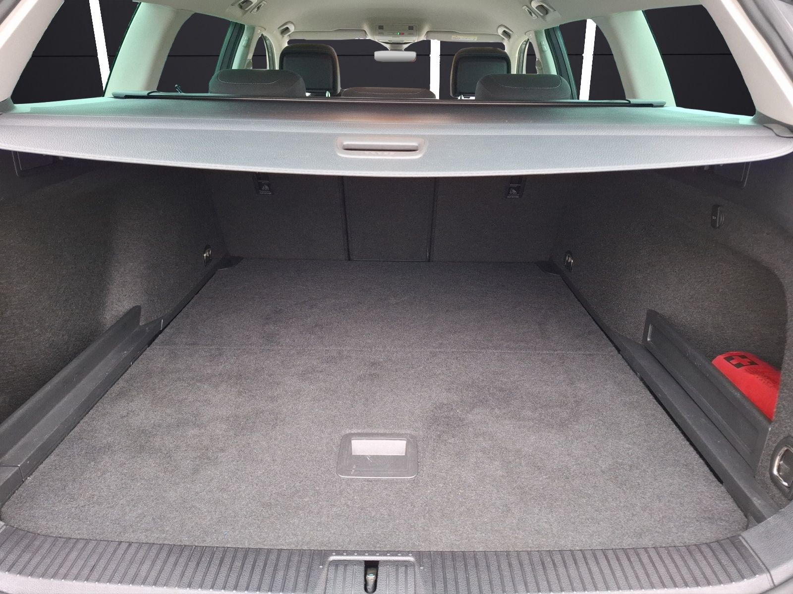 Fahrzeugabbildung Volkswagen Passat Variant TDI Business Matrix Navi ACC RFK