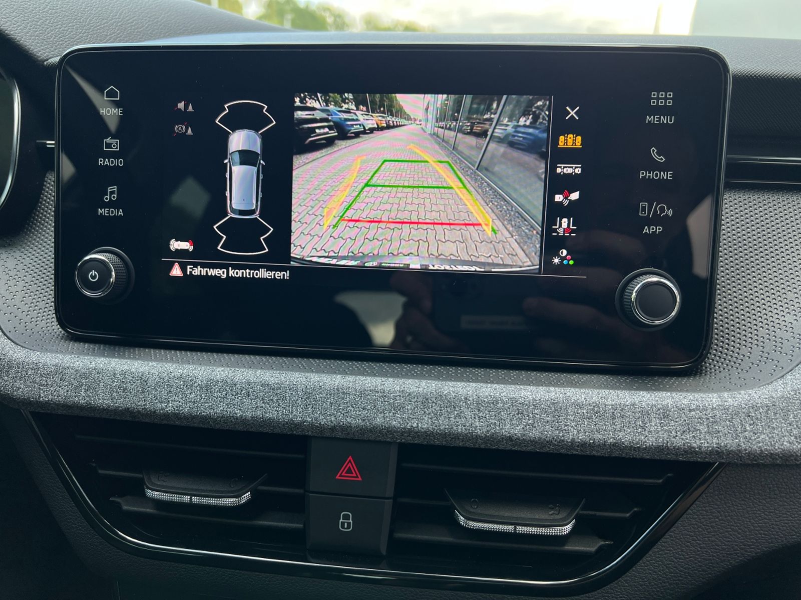 Fahrzeugabbildung SKODA Kamiq Selection 1.0 TSI DSG *ACC, LED, Kamera, S