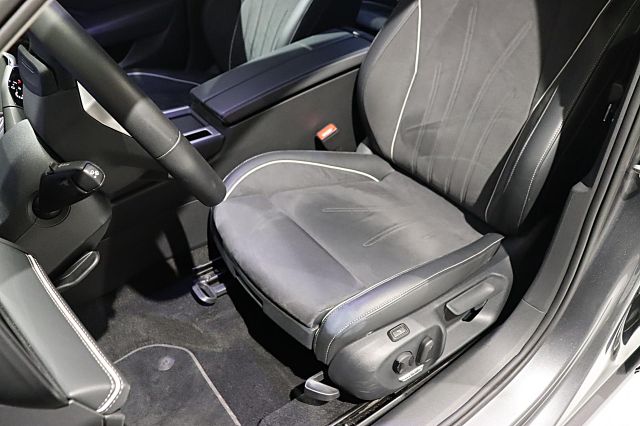 Passat Business 1.5 TSI eHybrid DSG AHK Head-up 