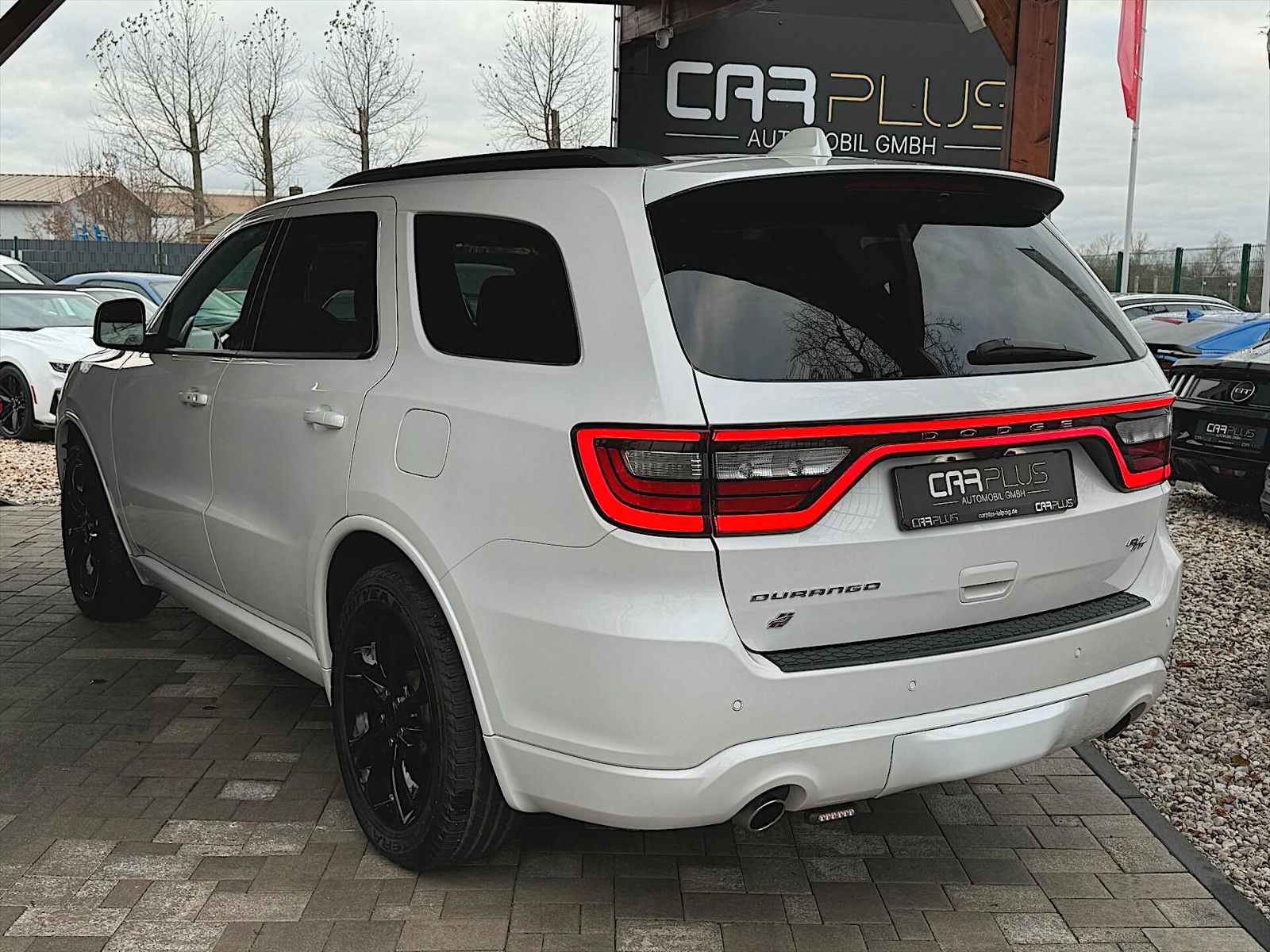 Fahrzeugabbildung Dodge Durango 5.7 V8 SRT R/T 4x4 Night-Paket Modell 22