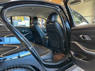 MYAUTOCENTER – Gebraucht- und Jahreswagen mit Werkstattservice in Pfaffenhofen BMW 330 *1-HAND*SERVICETÜV NEU*KEYLESS*LED*M-SPORT*