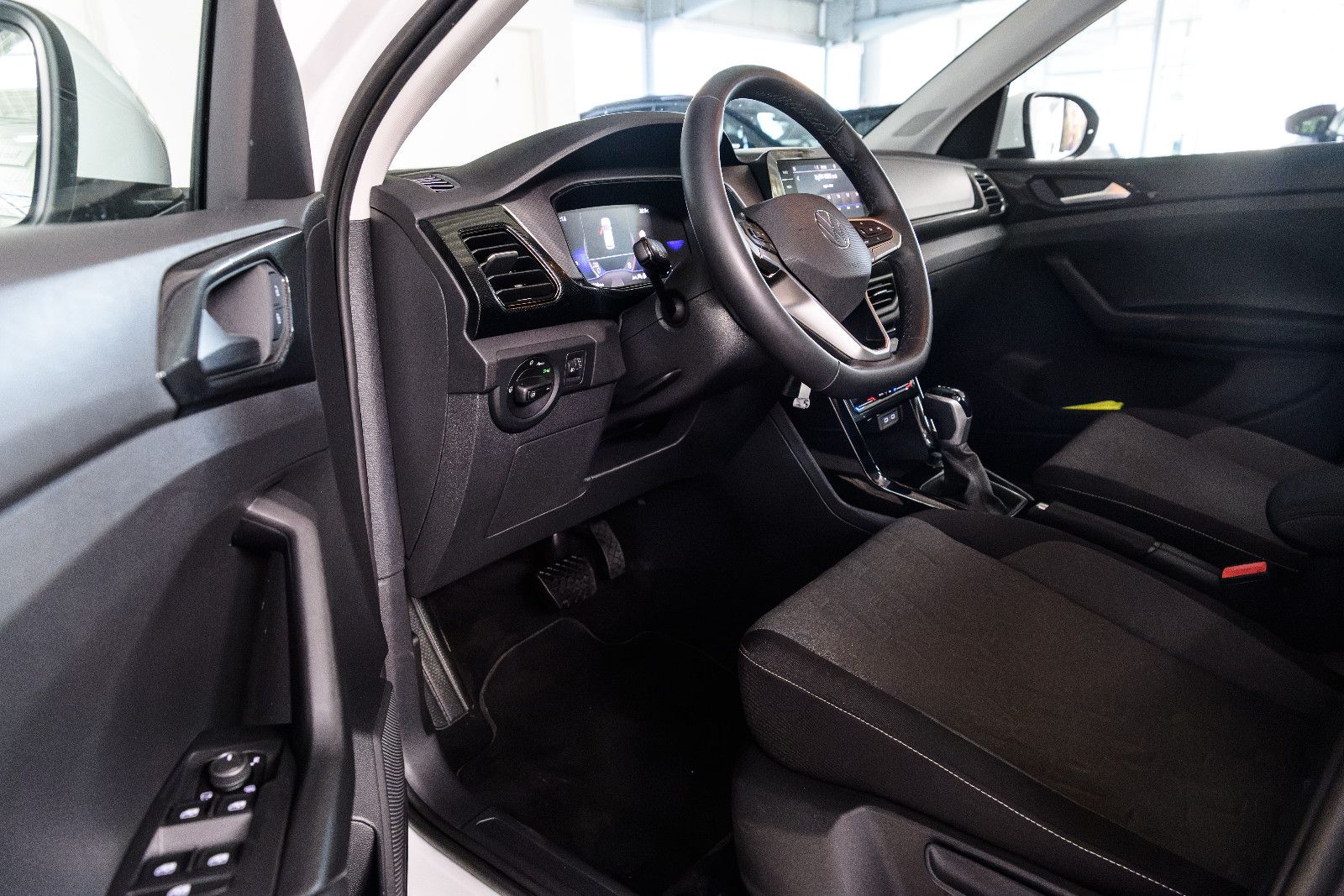 Fahrzeugabbildung Volkswagen T-Cross 1.0 TSI 85 kW Life +LED +ACC +Allwetter