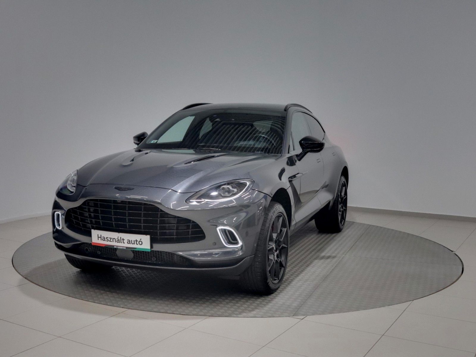 ASTON MARTIN DBX