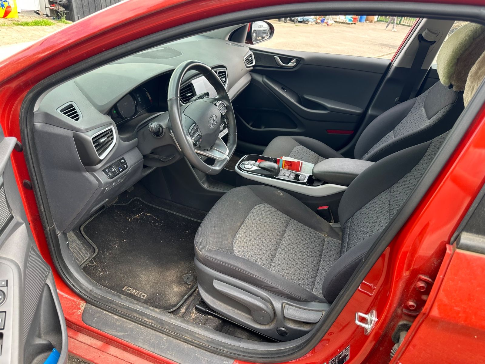 HYUNDAI IONIQ