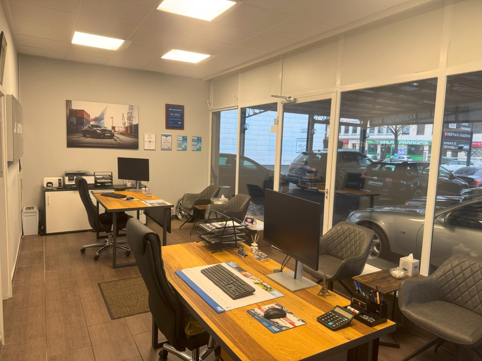 showroom-image-bottom